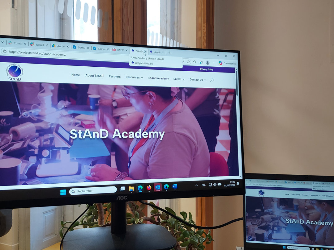 StAnD Academy on the website
